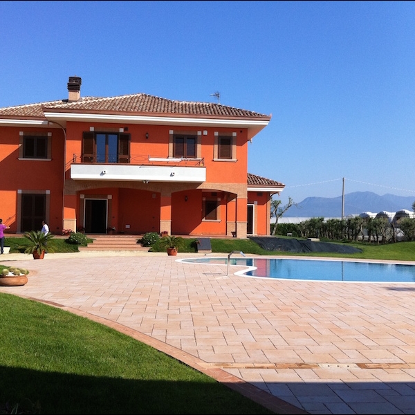 Casa ed Annessi Rurali